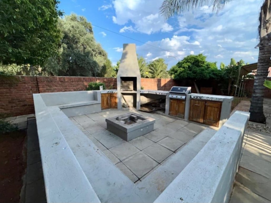4 Bedroom Property for Sale in Carters Glen Northern Cape